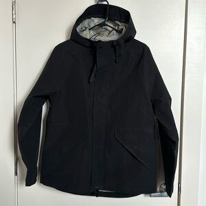 Men's J Crew New York Black Rain Jacket w. Camo interior. Small